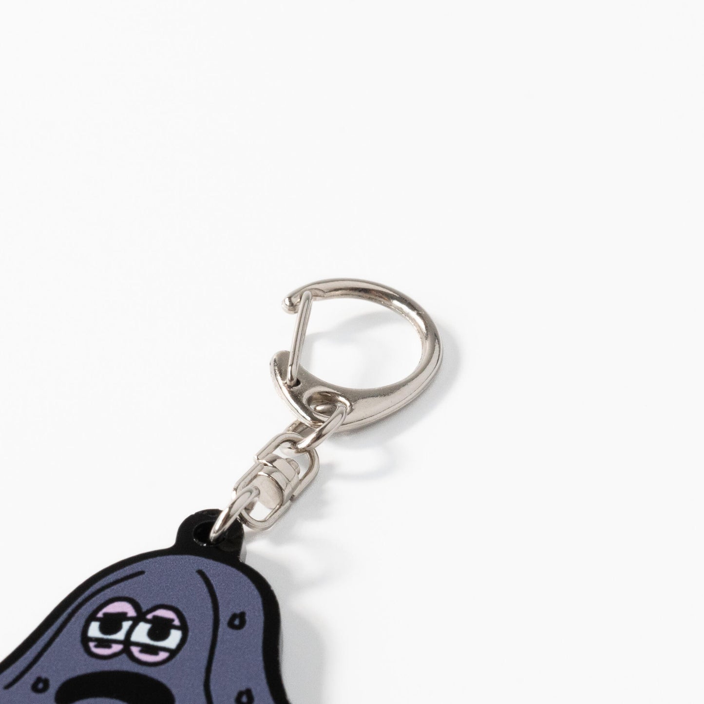 プルガのサウナハットがデザインされたキーチェーン(KC01NVS)のナスカン部分を拡大した図